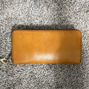 Fossil Logan Leather Zip Around Clutch Wristlet - Golden Tan